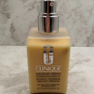 CLINIQUE DRAMATICALLY DIFFERENT MOISTURIZING LOTION 200mL